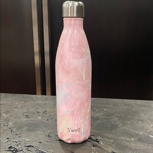 S'well 25oz Pastel Pink Marble Bottle